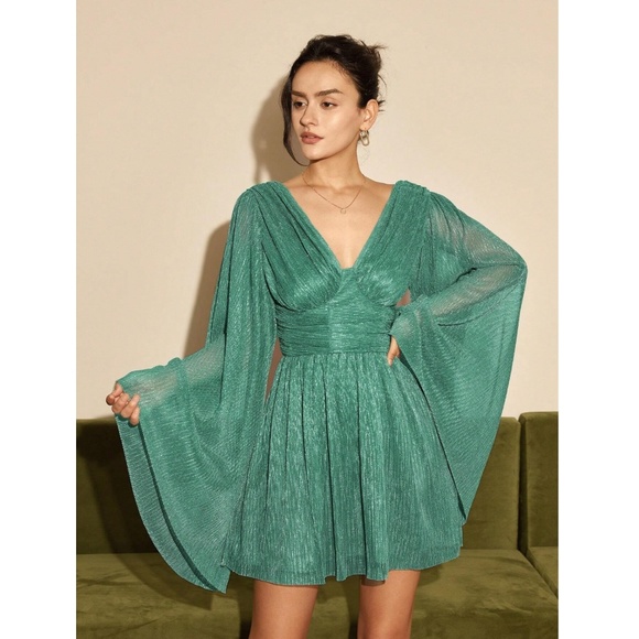 Green Mini Dress Flared Bell Long Sleeve, Fitted Waist V-Neck Cut Out Back Short - Picture 7 of 12